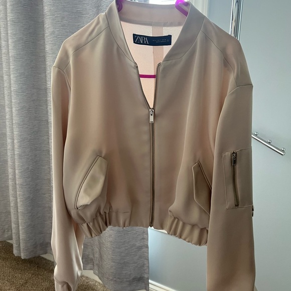 SATIN EFFECT BOMBER JACKET
Small - Picture 6 of 6
